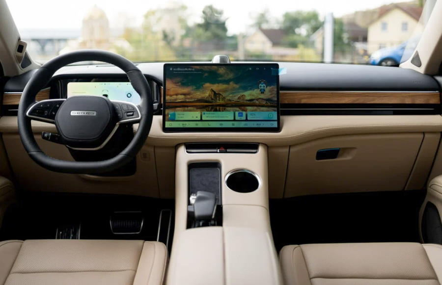 ����� ���������� Aito Seres M5
