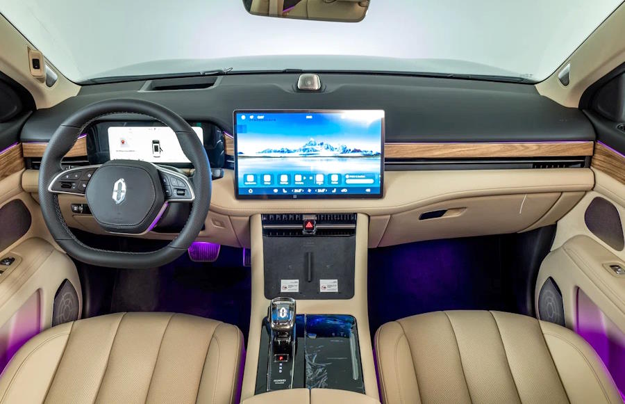 ����� ���������� Aito Seres M7