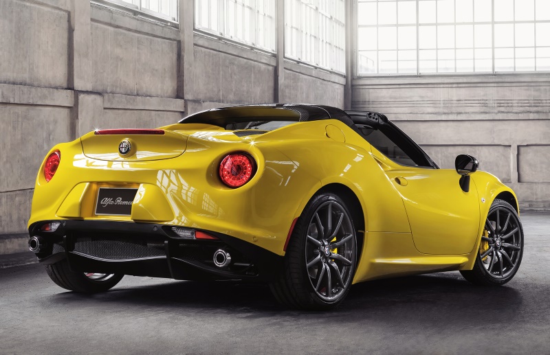 ������� Alfa Romeo 4C Spider