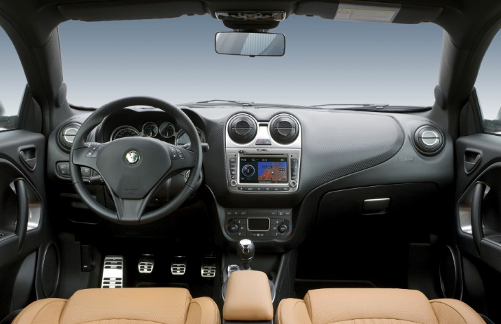 Салон хэтчбека Alfa Romeo MiTo