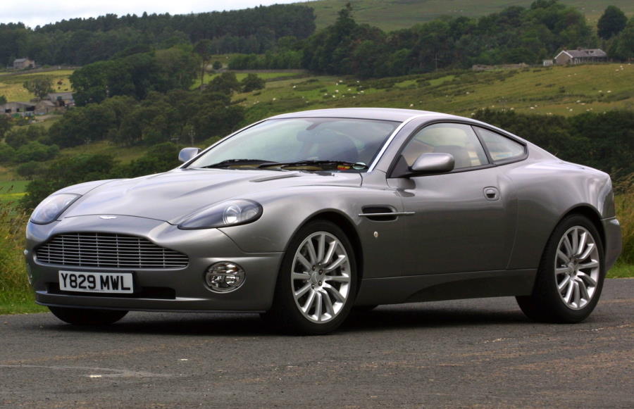 Купе Aston Martin V12 Vanquish