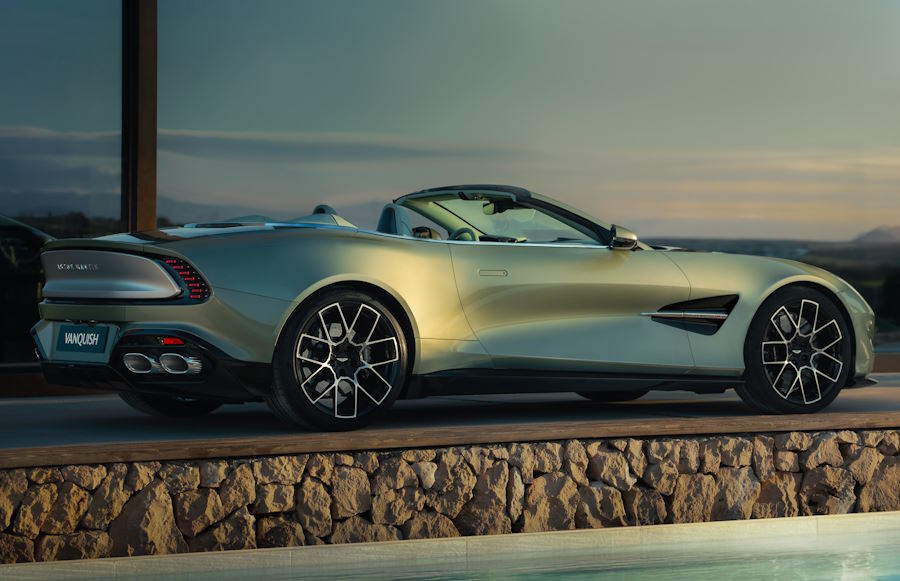 ��������� Aston Martin Vanquish Volante