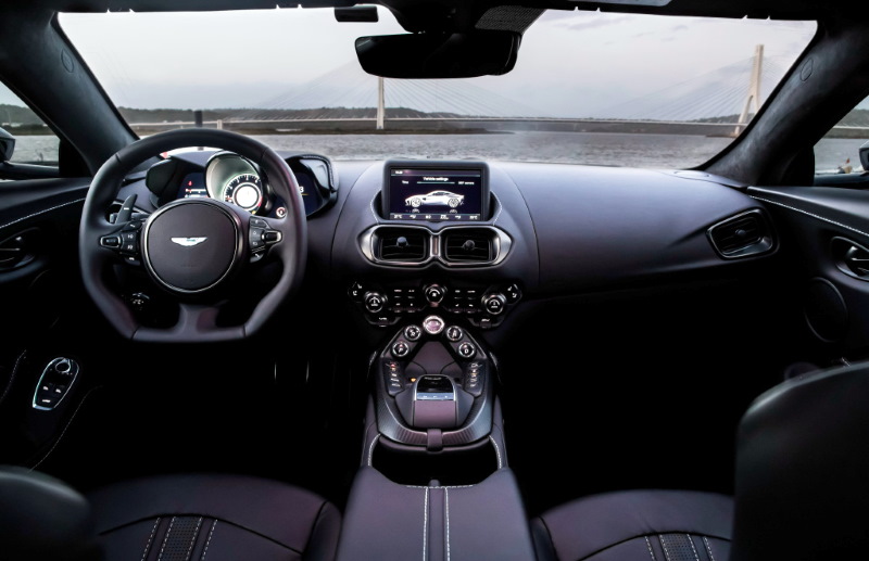 ����� ���� Aston Martin Vantage