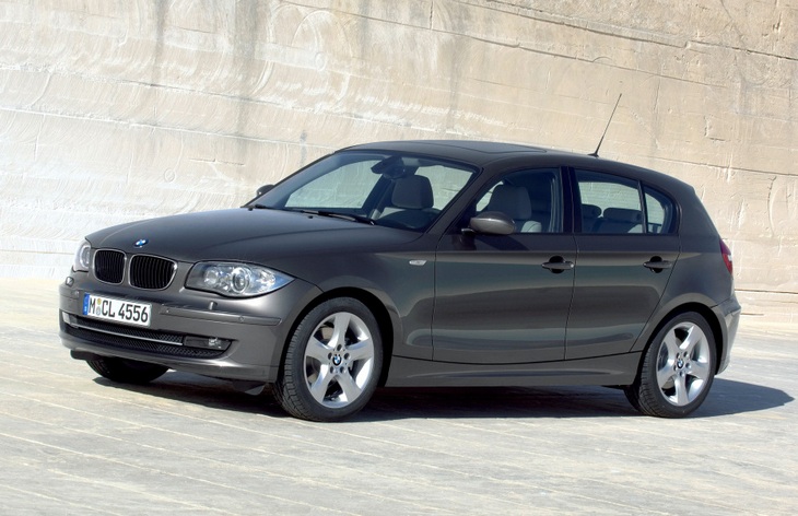 Пятидверный хэтчбек BMW 1 серии первого поколения