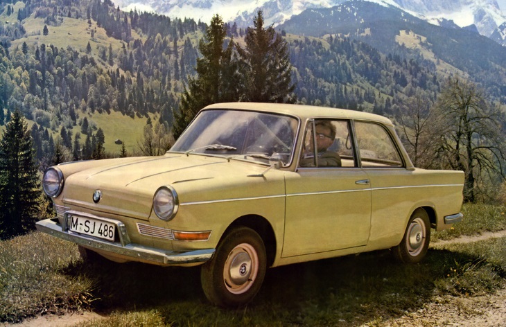 BMW 700
