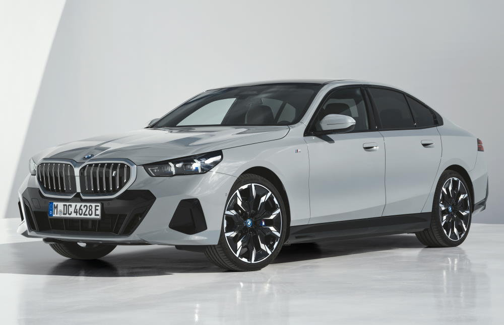 Седан BMW i5