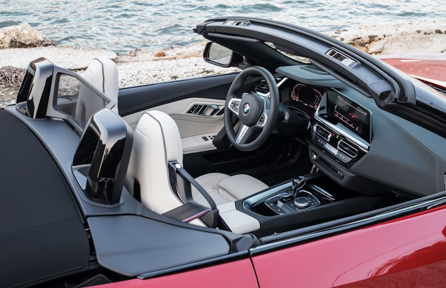 Салон родстера BMW Z4 третьего поколения