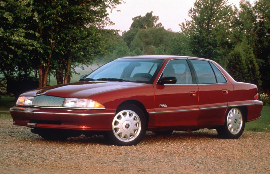 Седан Buick Skylark шестого поколения