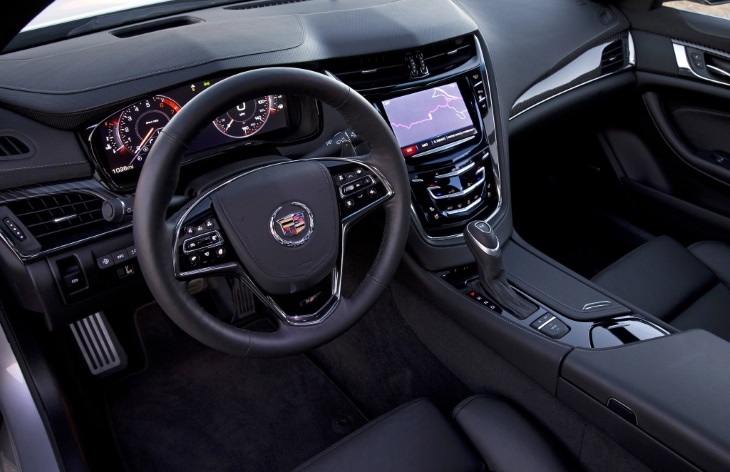 Интерьер седана Cadillac CTS