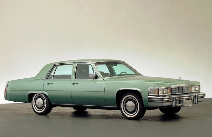 Седан Cadillac De Ville пятого поколения