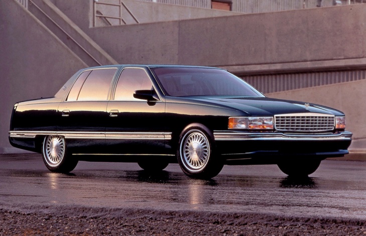 Седан Cadillac De Ville седьмого поколения, 1993–1996