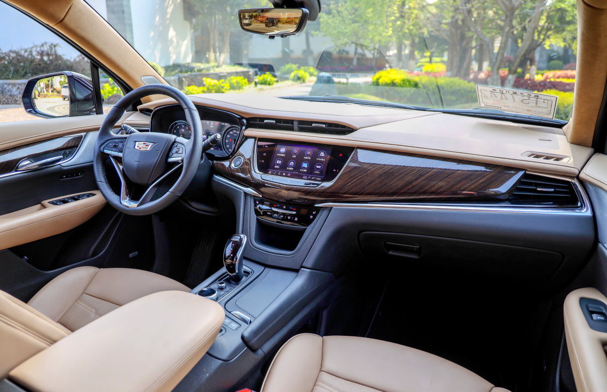 ����� ���������� Cadillac�XT6