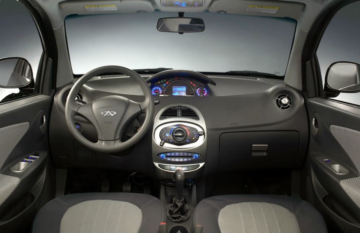Интерьер автомобиля Chery IndiS