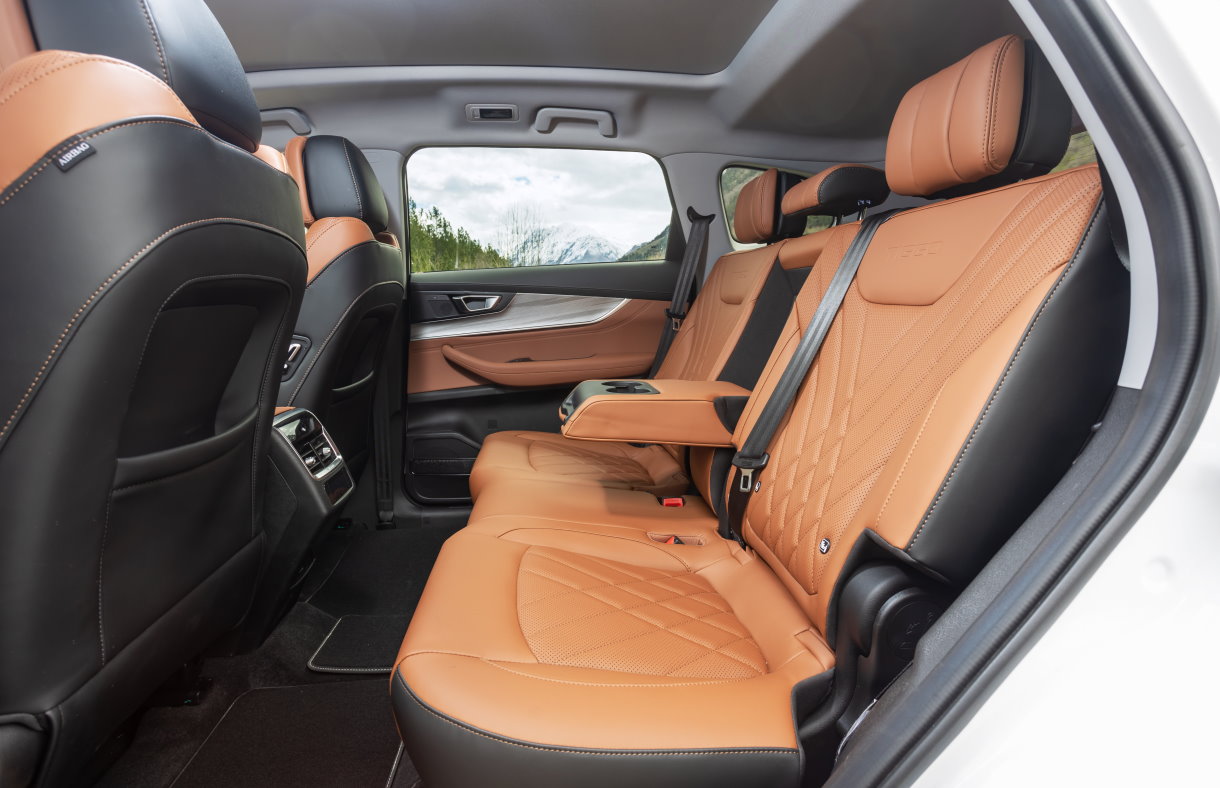 ����� ���������� Chery Tiggo 8 Pro e+