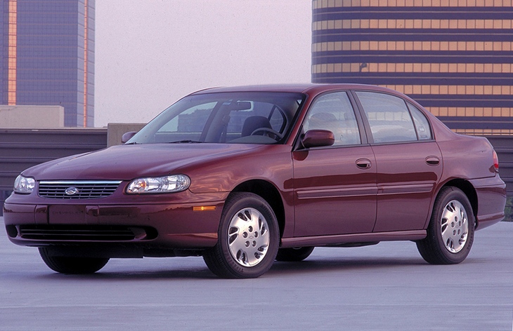 Седан Chevrolet Malibu второго поколения (1997–2003)
