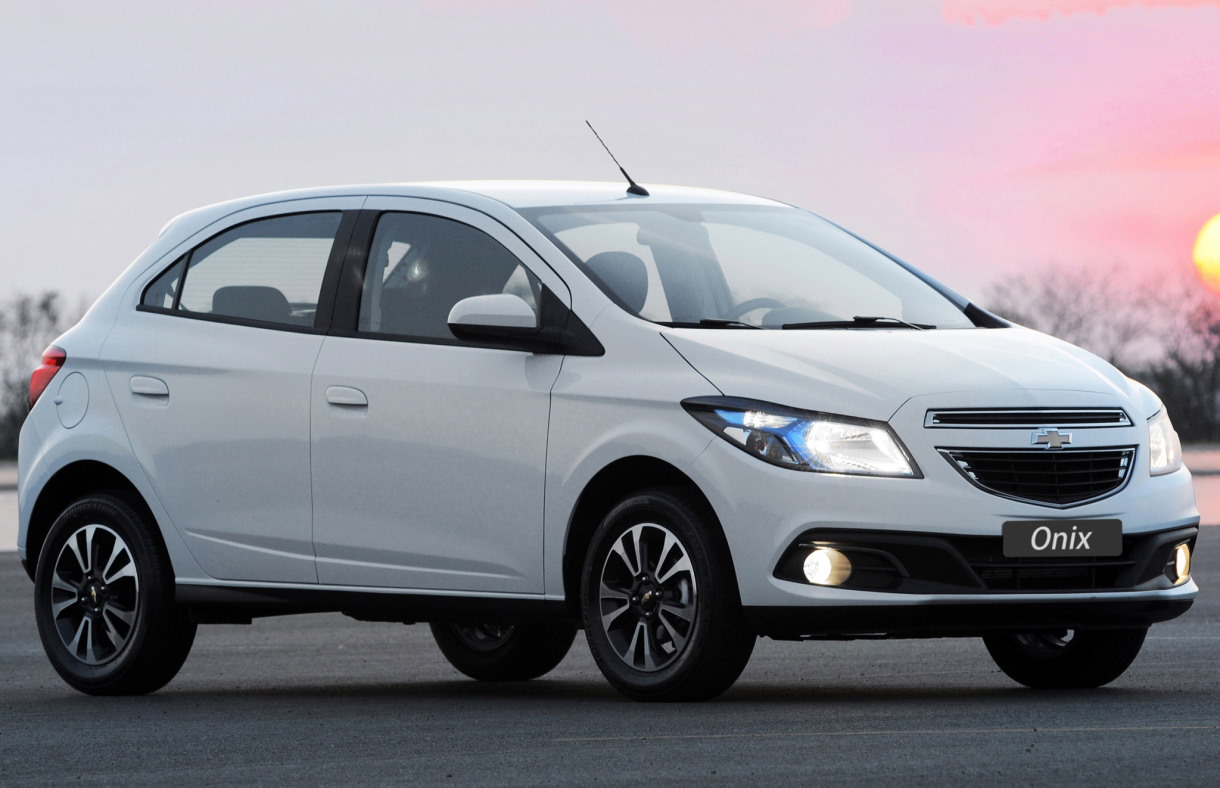 Хэтчбек Chevrolet Onix первого поколения