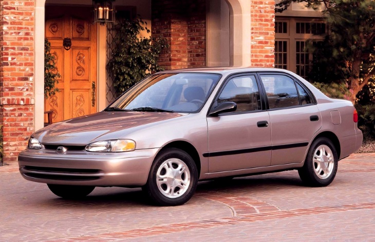 Седан Chevrolet Prizm