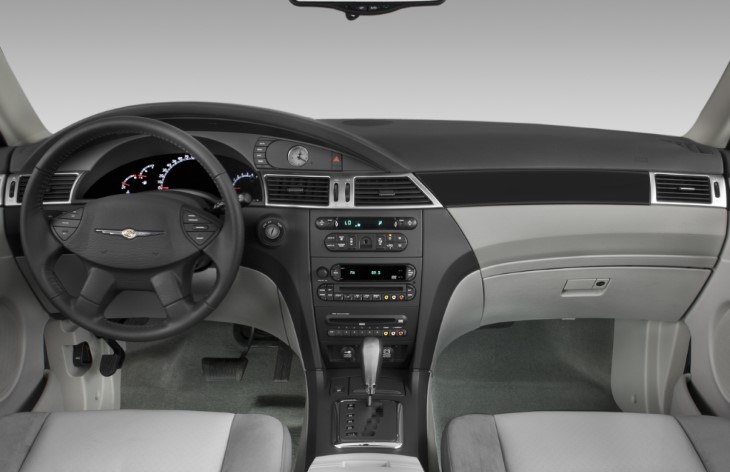 Интерьер кроссовера Chrysler Pacifica