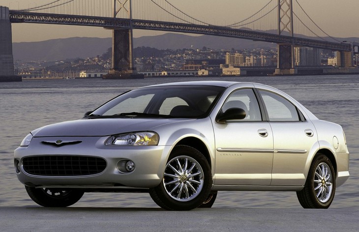 Седан Chrysler Sebring второго поколения, 2000–2003