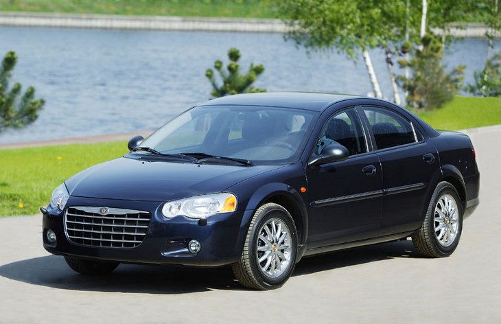 Седан Chrysler Sebring второго поколения после рестайлинга, 2003–2006