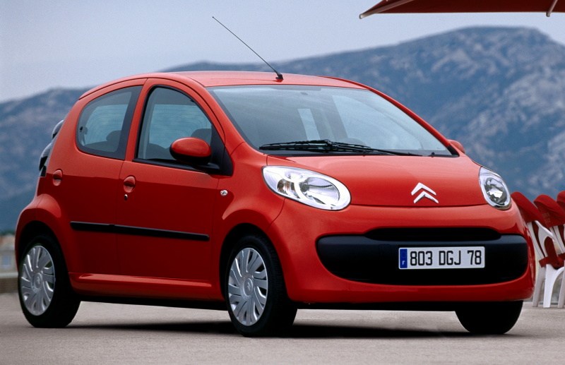 Хэтчбек Citroen C1 первого поколения