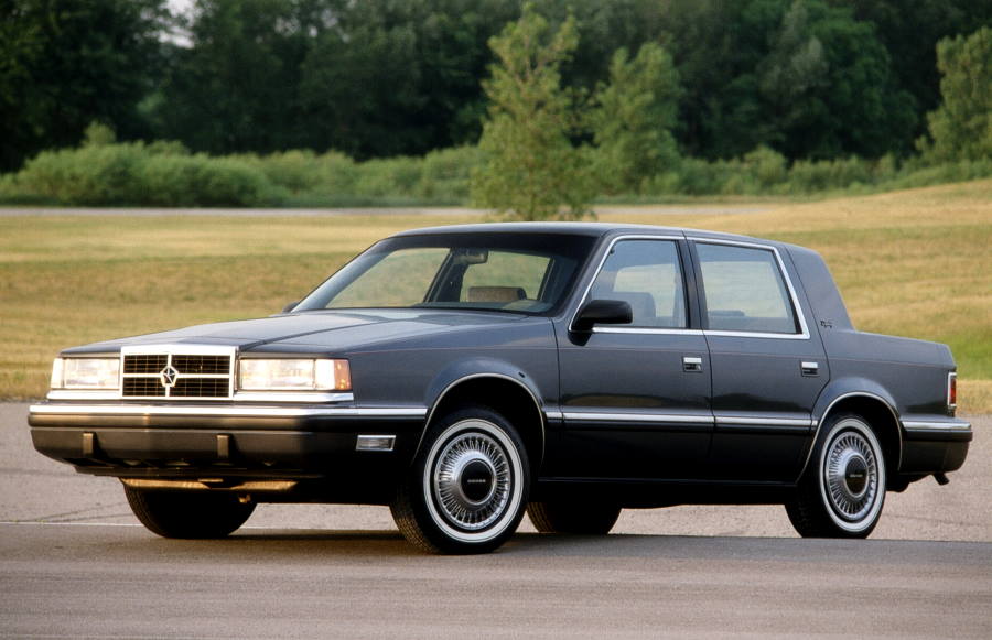 Седан Dodge Dynasty