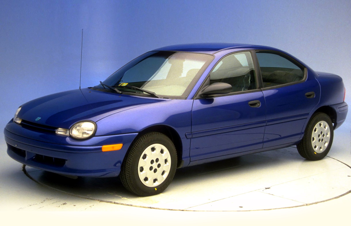 Седан Dodge Neon первого поколения