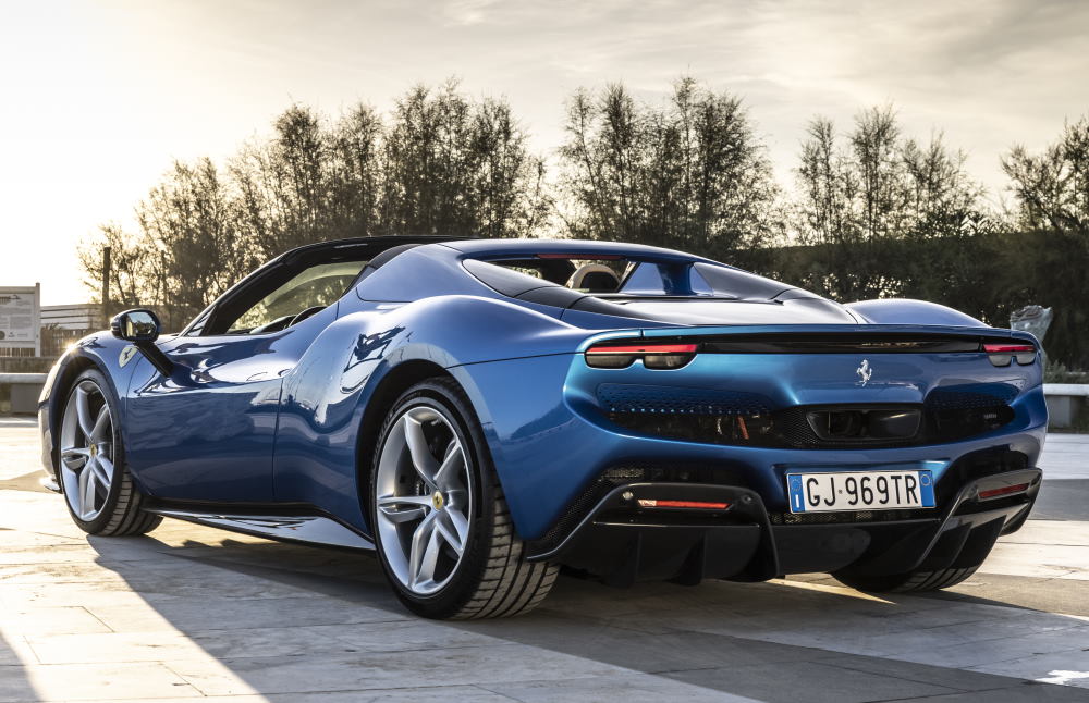 ������� Ferrari 296 GTS