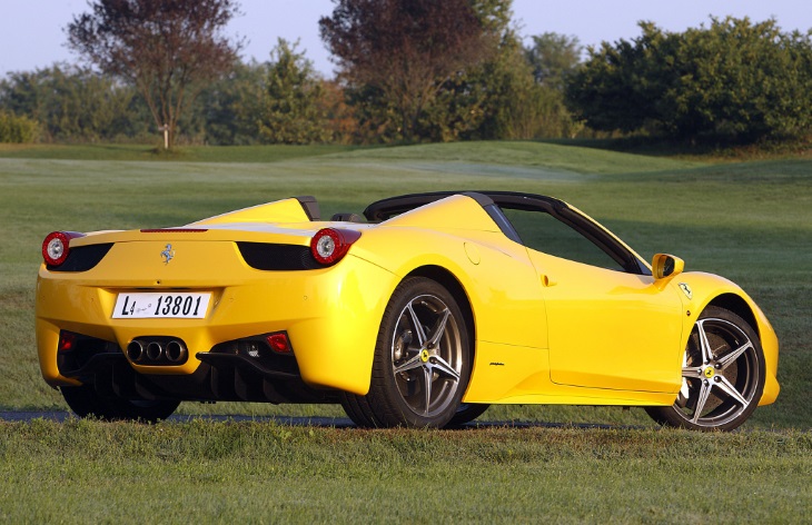Родстер Ferrari 458 Spider, 2011-2015