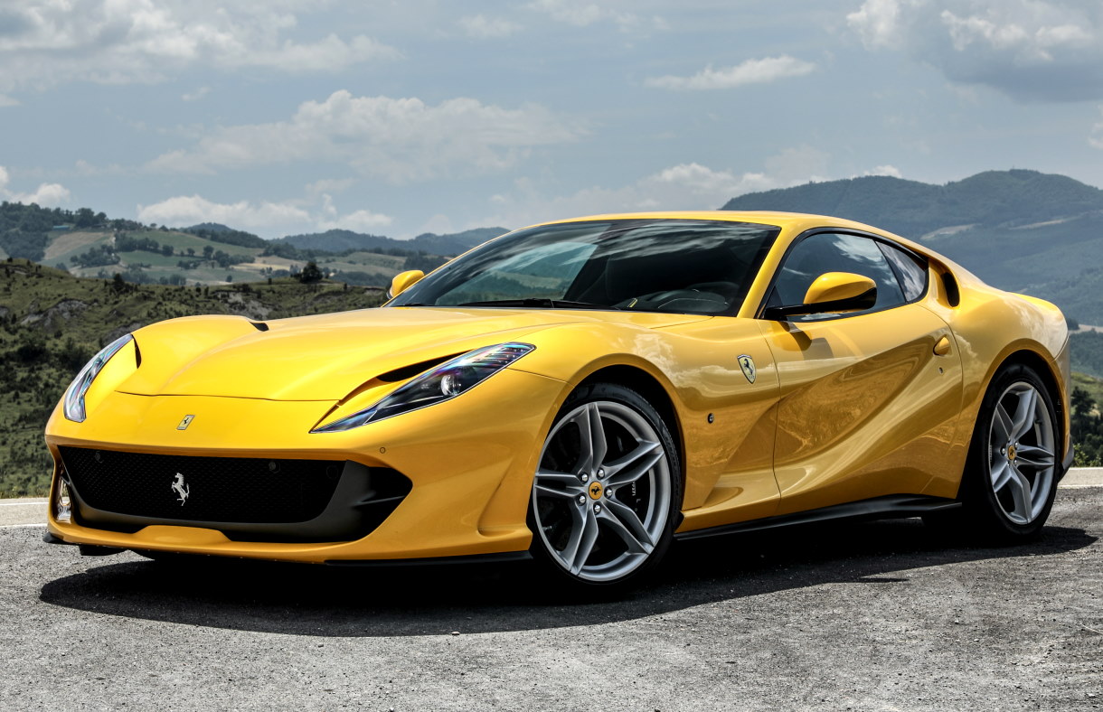 Купе Ferrari 812 Superfast