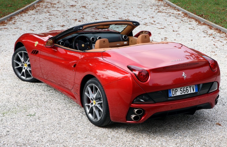 Купе-кабриолет Ferrari California