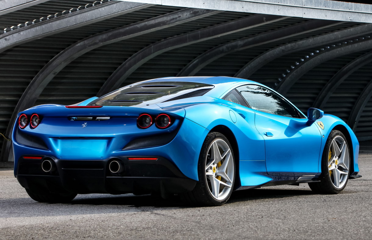 ���� Ferrari F8 Tributo