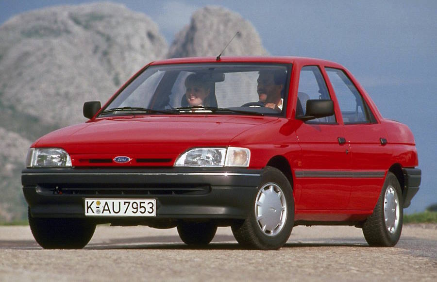 Седан Ford Orion третьего поколения