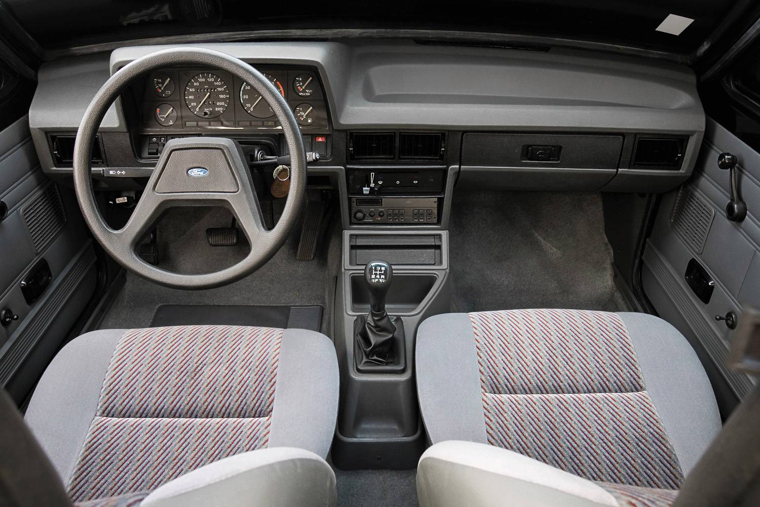 Салон пикапа Ford Pampa
