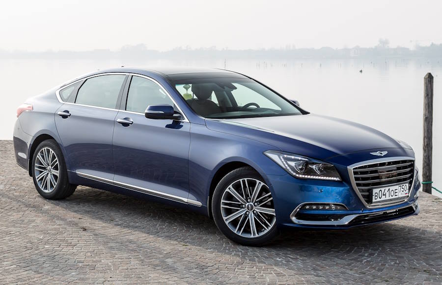 Седан Genesis G80 первого поколения
