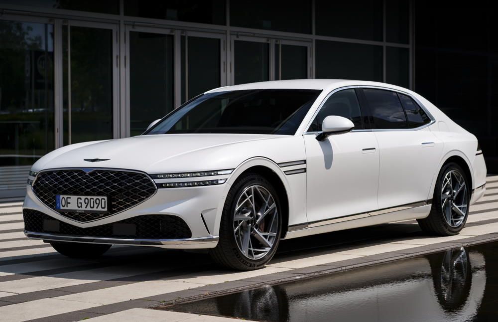 Седан Genesis G90