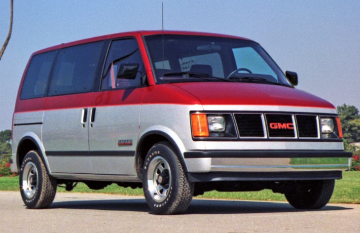 Минивэн GMC Safari первого поколения
