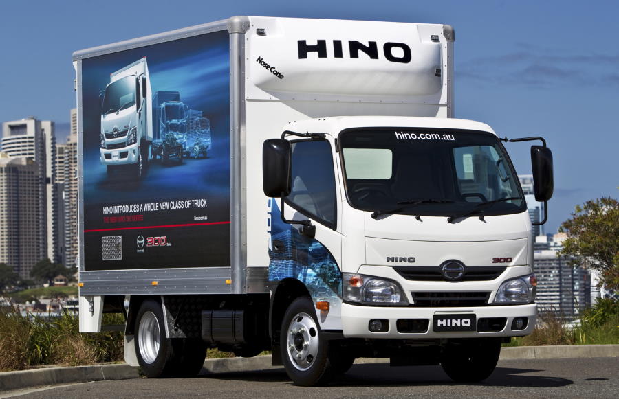 ������������� �������� Hino 300
