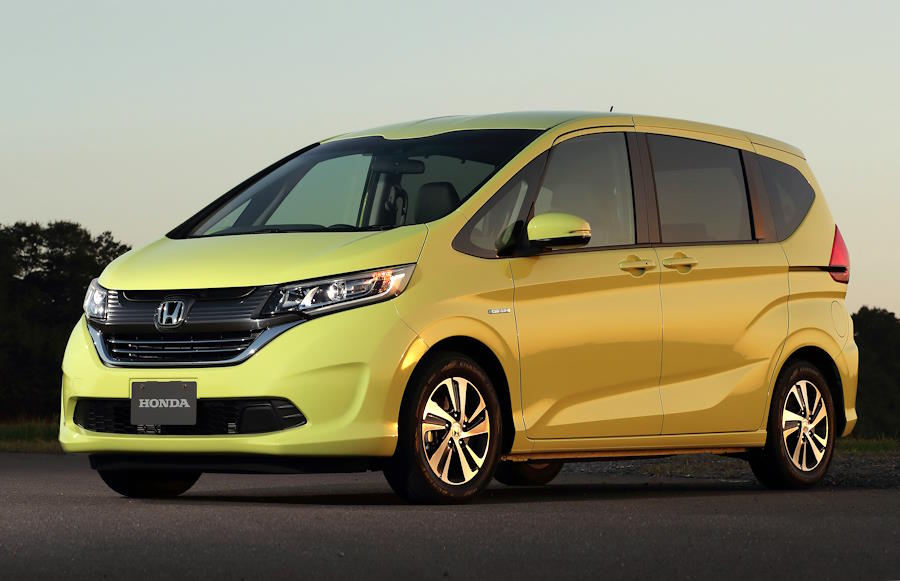 Компактвэн Honda Freed второго поколения