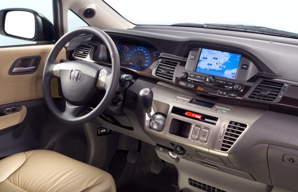 �������� ����������� Honda FR-V, 2004�2009