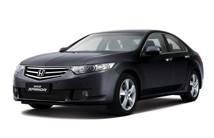 Седан Honda Spirior первого поколения, 2009–2014