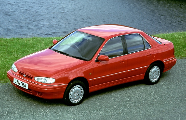 Седан Hyundai Lantra первого поколения (1990-1995)