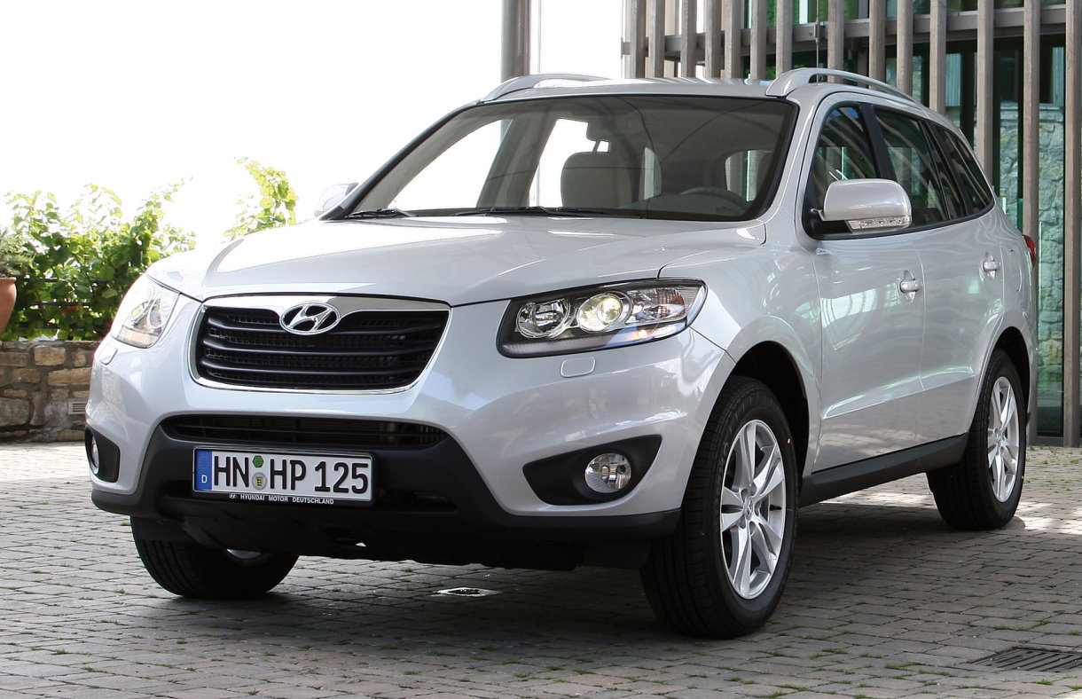Кроссовер Hyundai Santa Fe второго поколения после рестайлинга 2009 года