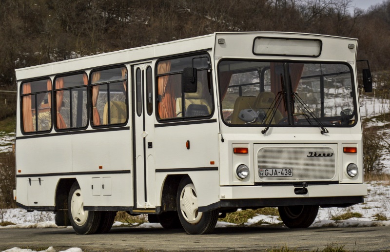 ������� Ikarus 553