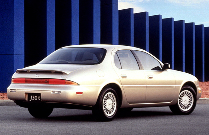 Седан Infiniti J30, 1992–1997