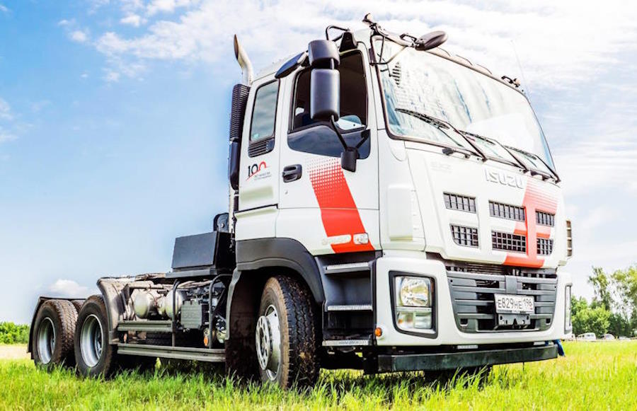 Тягач Isuzu Giga