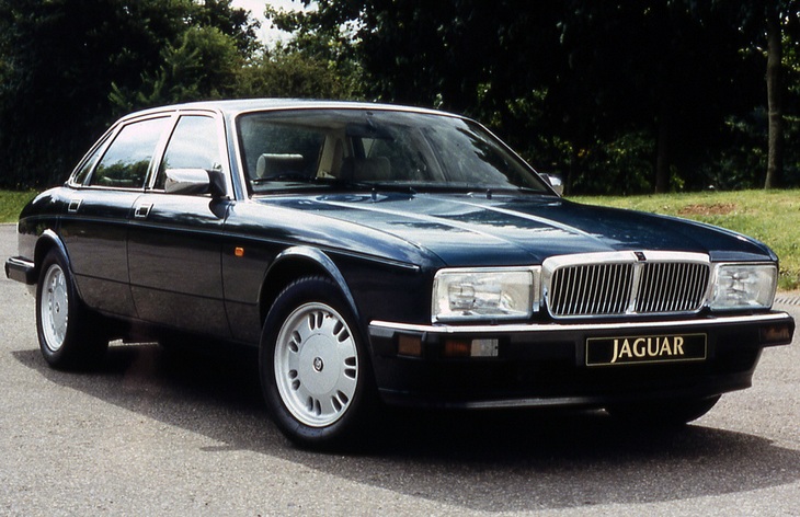 Седан Jaguar XJ второго поколения