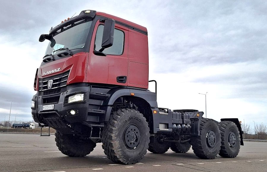 Тягач КАМАЗ-65954
