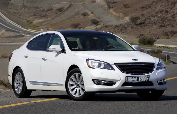 Седан Kia Cadenza первого поколения