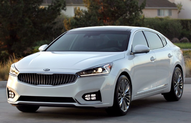 Седан Kia Cadenza второго поколения